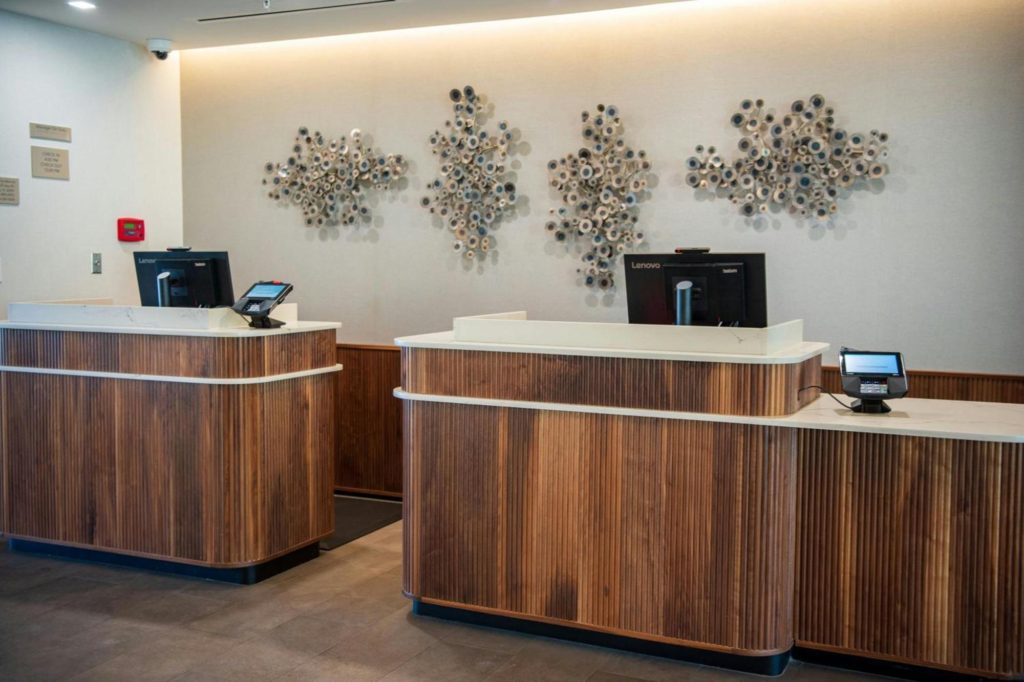 Courtyard By Marriott Lake City Zewnętrze zdjęcie